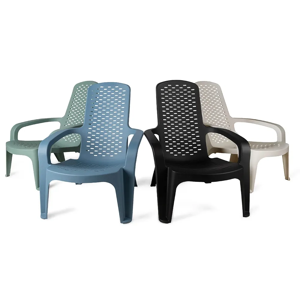PLASTIC EASY CHAIR